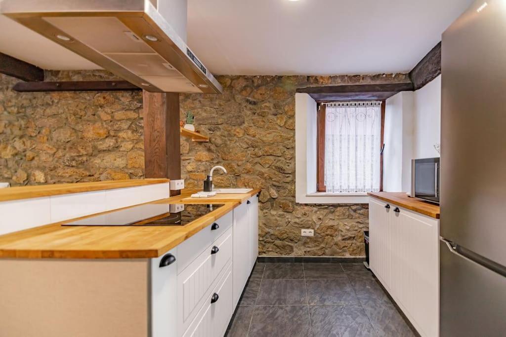 Precioso Piso Estilo Rustico A 10 Min De Santander Apartment Camargo Bagian luar foto